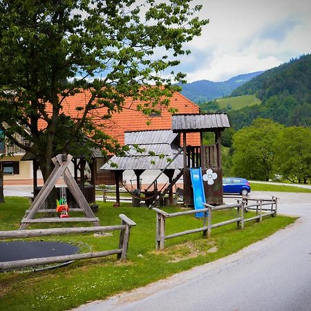 Farm Stay Loger Ljubno Esterno foto
